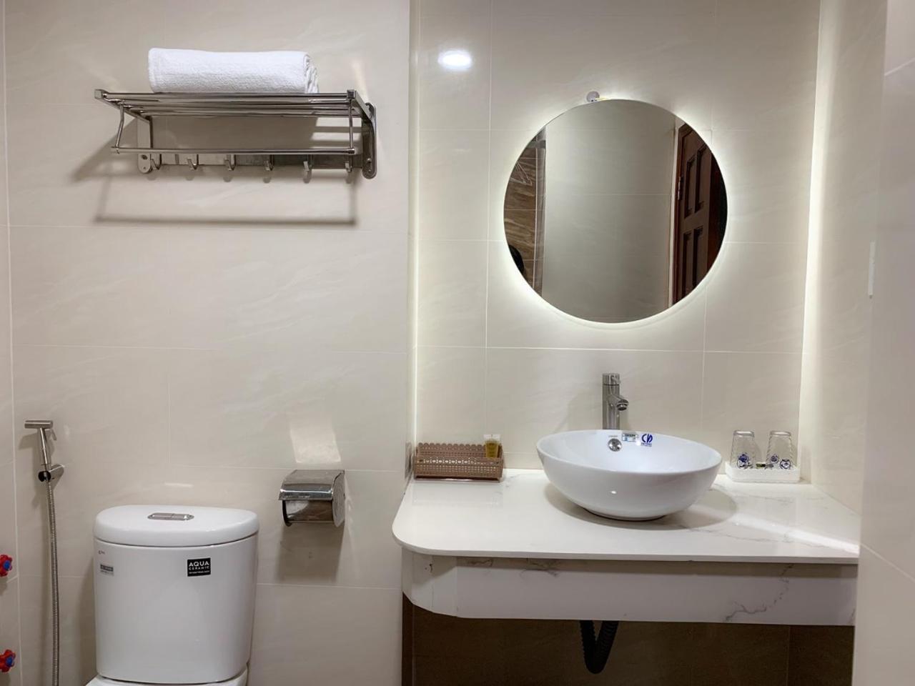 Khach San Trung Hieu Vung Tau Hotel Екстериор снимка